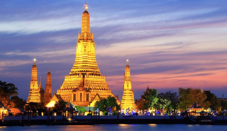Wat Arun (Temple of Dawn)